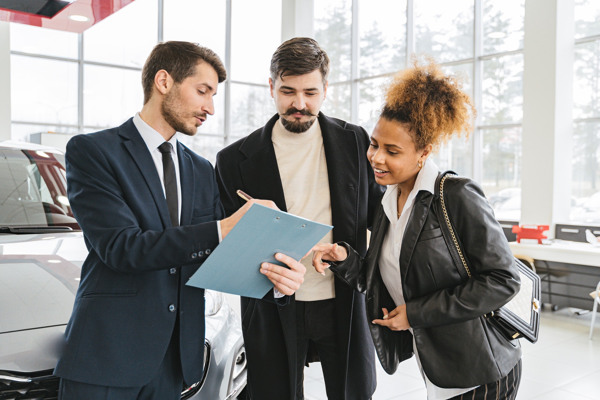 3 Ways to Compete With Online Car Sellers
